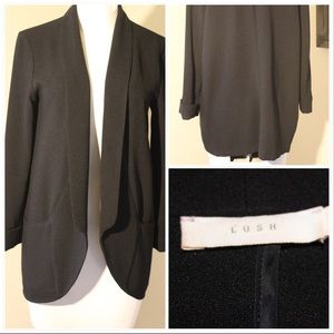 Long tail black Blazer